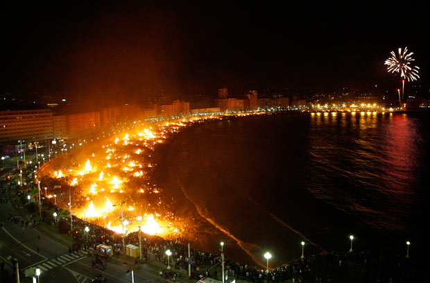 bonfires-la-coruna-beach