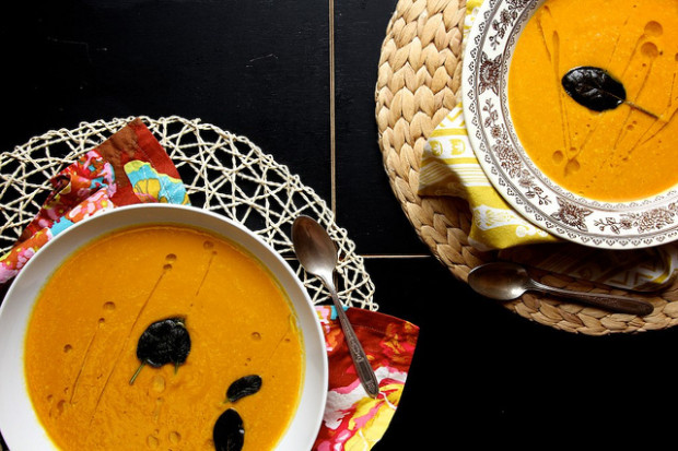 vegan creamy pumpkin soup