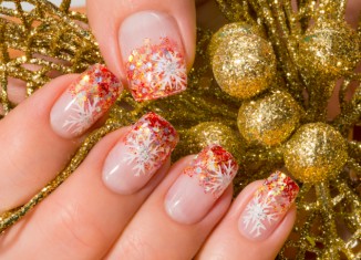 Glitter Christmas Manicure