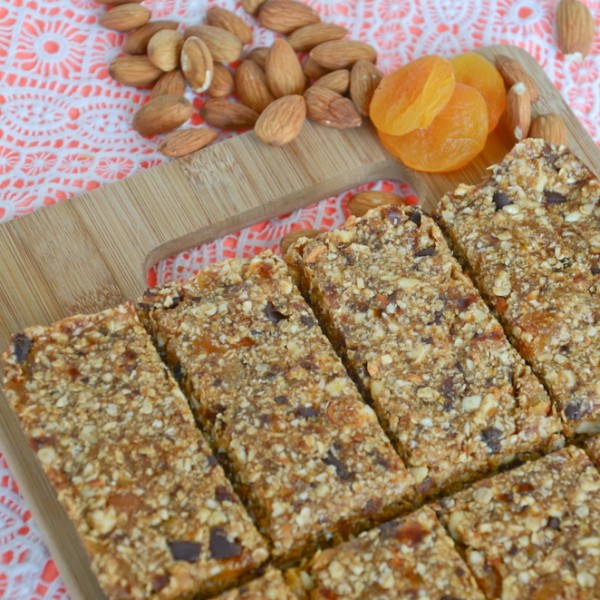 apricot chocolate granola bars