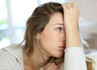 puffy eyes tea remedy feat image